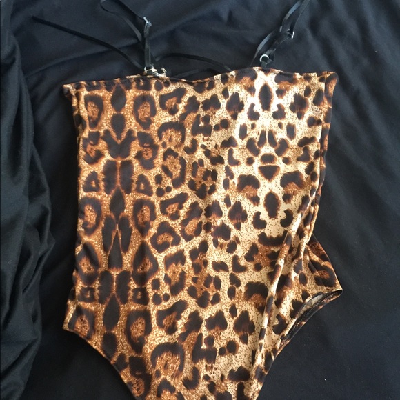 LEOPARD LACE FRONT BODYSUIT - Picture 7 of 7